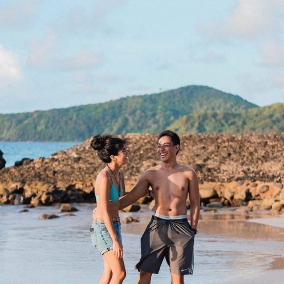 Meet your Posher, Nicole - Picture 1 of 1